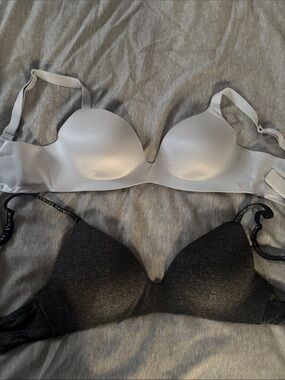 Victoria's Secret Light Gray and Dark Gray Seamless T-Shirt Bras